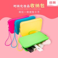 正方形のシリコン化粧品収納袋、ファッショナブルな無地のシリコン製トイレタリー収納袋、大型携帯電話コイン収納袋