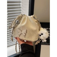 女性のための夏の小さなバッグ 2024 新デザインニッチデザイナーチェーンクロスボディバッグファッショナブルなバケットバッグ
