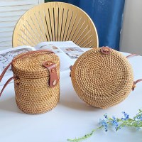 ラタンバッグ、クロスボディミニバッグ、フォレストスタイルバスケット、レザーバックル付きレトロ文学手編みショルダーバッグ