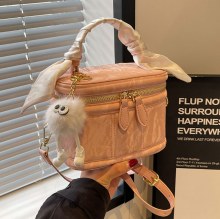 女性のためのポータブルボックスバッグ 2024 新しいレトロファッション小さな正方形バッグハイエンドニッチ通勤多目的クロスボディバッグ