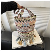 タッセルファッションスモールスクエアバッグバケットバッグ 2023 新作多用途ショルダーバッグ人気の女性のバッグ