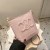 ピンク