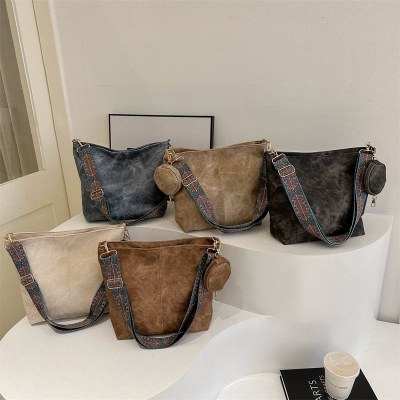 大容量おしゃれシンプル通勤 ワイド ショルダーストラップバッグレディース 2023 冬新作レトロ韓国風 ワイド ショルダーストラップトートバッグ