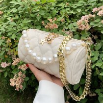 小さなバッグ女性の夏多用途 2024 新しいトレンディなニッチパールチェーンクロスボディバッグ デザイン シリンダーバッグ