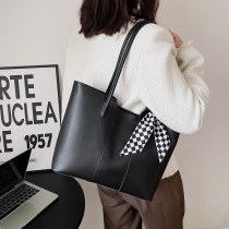 夏の新作バッグレディースシングルショルダーリボントートバッグカーステッチオープン 大容量 脇バッグ