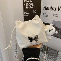 今年の女性のための人気バッグ 2024 新しい夏のホットスタイルバタフライバケットバッグハイエンドファッション チェーン クロスボディバッグ