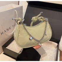 女性のための デザイン された西洋スタイルの小さなバッグ 2024 新しいファッション多用途クロスボディバッグ夏ニッチシングルショルダー脇の下バッグ