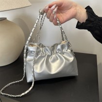ソリッドカラーのシンプルな西洋スタイル巾着小さなバッグ女性の 2024 春の新多用途イン チェーン クロスボディバッグバケットバッグ