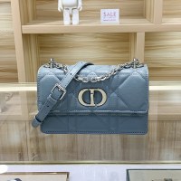 チェーンバッグ 2024 夏の新しいスタイルの小さな香りのハイエンドの白の女性のワンショルダークロスボディ小さなバッグ女性の脇の下のバッグ