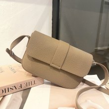 本革の小さなバッグ、ハイエンドのファッショナブルな小さなスクエアバッグ、レディースバッグ、第一層牛革ショルダークロスボディバッグ
