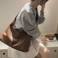 ファッショナブルなトートバッグ多用途バッグ 2024 レトロ新しい通勤デザインテクスチャ仕事大容量ショルダー