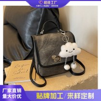 フランスのレディースバッグ 2024 秋の新作 バックパック カジュアルハンドキャリー大容量多用途シンプル バックパック