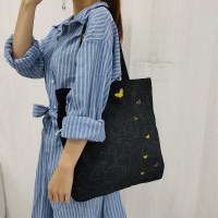 新しい韓国スタイルのファッショナブルで多用途なショルダーバッグ、小さくて新鮮なショルダー刺繍バタフライキャンバスバッグ