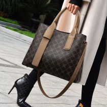 新しいバッグスタイル 2024 気質の女性のハンドバッグ通勤ソフトレザー 大容量 クロスボディバッグエンボスショルダートートバッグ