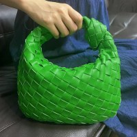 高品質手作り織バッグゴールドハードウェア団子クラウドバッグ女性のためのハンドバッグ