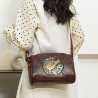 レトロな文学と国民的なスタイルの女性のバッグクロスボディバッグ 2024 新しいファッション枕バッグ