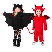 ハロウィーンの子供用服の男性と女の子のキャラクターはかわいい小さな悪魔のコウモリを演奏します