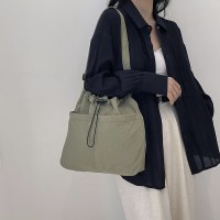 日本製キャンバス大容量バケットバッグ女性のための 2024 夏の新しいファッション女性のトレンディなショルダークロスボディバッグトートバッグ