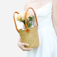 わらハンドバッグわら織りバッグかわいい小さな丸いバッグインシンプルな丸いわらバッグ海辺のビーチバッグ女性のための