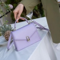 ハイエンドのニッチデザインのクロスボディバッグ、シンプルで軽い高級ワンショルダー脇本革バッグ、クラシックな多用途ハンドバッグ
