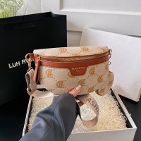 ニッチバッグ女性の 2024 春の新スタイルの女性のバッグファッションチェストバッグウエストバッグイントレンディなニッチシングルショルダークロスボディバッグ