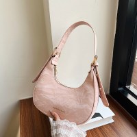 女性のためのフランスのバッグ 2024 新しいスタイル、多用途、シングルショルダー脇の下バッグ、超人気のハンドバッグ、三日月バッグ