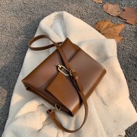 レトロな小さなバッグ女性のための 2024 秋と冬の新しいトレンディなファッション多用途 in クロスボディバッグインターネット有名人のテクスチャ小さな正方形のバッグ
