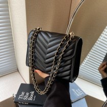 バッグ女性の冬クロスボディ新しいスタイルハイエンドチェーンニッチ多用途外国スタイルシングルショルダーファッション小さな正方形バッグ