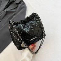 ソフトレザー 大容量 おしゃれ 菱形刺繍 質感 通勤 ショルダーバッグ レディース 夏 韓国風 バケットバッグ トレンド