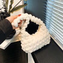女性のための人気バッグ 2024 新しいかわいいバブルショルダーバッグ 韓国 語バージョンシンプルな脇の下バッグ多用途ポータブル餃子バッグ