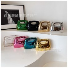 コントラストカラースプライシングボックスバッグ2024パーソナライズされたシンプルなアクリルワンショルダークロスボディバッグ手持ちイブニングバッグ