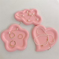 INS WIND不規則なクリエイティブ樹脂プレートイヤリングネックレスヘッドジュエリープレートジュエリーカメラの小道具装飾品