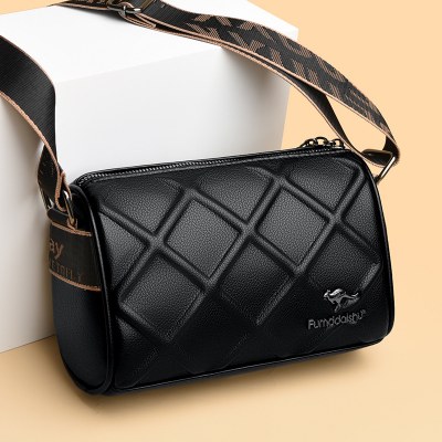 女性用 Lingge ファッションバッグ、春と夏の新しい多用途のトレンディな枕バッグ、高品質の質感のショルダーバッグ、クロスボディバッグ