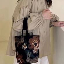 小さな新鮮なウサギと花のミラーバケットバッグ、パーソナライズされたシンプルなハンドバッグ、キャンバスバッグ、ウォーキングバッグ、ナショナルトレンドバッグ