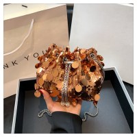 女性用バッグ 2024 新しい手持ちスパンコール付きイブニングバッグ、トレンディ、ファッショナブル、レトロな質感、ワンショルダークロスボディバケットバッグ