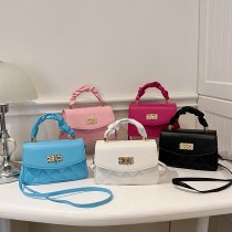 トレンドのレディースバッグ春の新作ソリッドカラーの小さなバッグレディースハンドバッグ韓国語バージョン多用途ワンショルダークロスボディ小さなスクエアバッグ