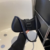 新しい韓国スタイルの外国スタイルの小さなバッグの女性の外国スタイルのショルダーバッグ春と夏のテクスチャードクロスボディバッグ脇の下の小さな正方形のバッグ