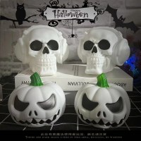 ハロウィーンのカボチャの頭蓋骨シーンレイアウト装飾は面白い光の夜の光の導入飾りの小道