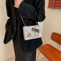 レトロカジュアルレディースバッグ、ファッショナブルで多用途、ニッチ デザイン 、チェーン、トレンディな小さなスクエアバッグ、クロスボディバッグ、ガールフレンドへのスタイリッシュなギフト。
