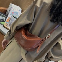 本革 レディースバッグ 2024 新しいファッション脇団子バッグレトロ通勤牛革ショルダークロスボディバッグ女性のサドルバッグ