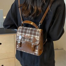 小さなポータブル通学夏多用途チェック柄女性のバックパック 2024 新しい旅行バックパック対照的な刺繍