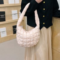 春夏の新作バッグクラウドプリーツラージバッグカジュアル個性軽量大容量団子バッグ通勤脇の下レディースバッグ