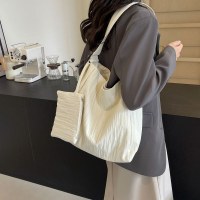 シンプルな質感のファッショントートバッグ女性のための 2024 夏の新しい大容量通勤サラリーマン多用途ショルダーバッグ