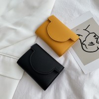 シンプルなショートウォレット女性のための新しい超薄型小さな新鮮な折りたたみバックルファッション小銭入れカードホルダー