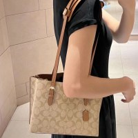 2024 新しいトートバッグジッパーサンドイッチ通勤ポータブルショルダークロスボディ女性のための