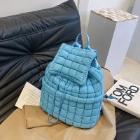 ダウンバックパック女性の新しい通勤旅行大容量バックパック軽量ふわふわチェック柄カジュアル韓国スタイルバッグ