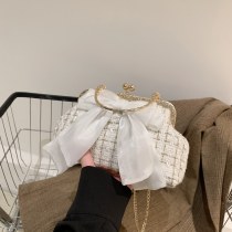 高見えするフランスのファッションバッグ 2023 新しいレトロな弓脇の下クロスボディバッグ結婚式スタイルのハンドバッグ