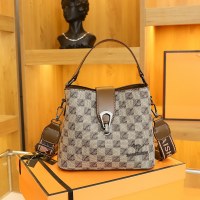 女性のためのプリントバッグ 2023 新しい大容量レトロレターバッグショルダーポータブルバケットバッグ