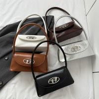 冬の女性のための人気の小さなバッグ新しいファッションシンプルな脇の下バッグ通勤多目的ショルダーバッグバッグ