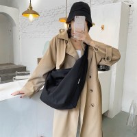 香港スタイルの大容量日本の多用途学生ショルダークロスボディナイロンバッグ女性 ins クロスボディバッグ団子バッグ